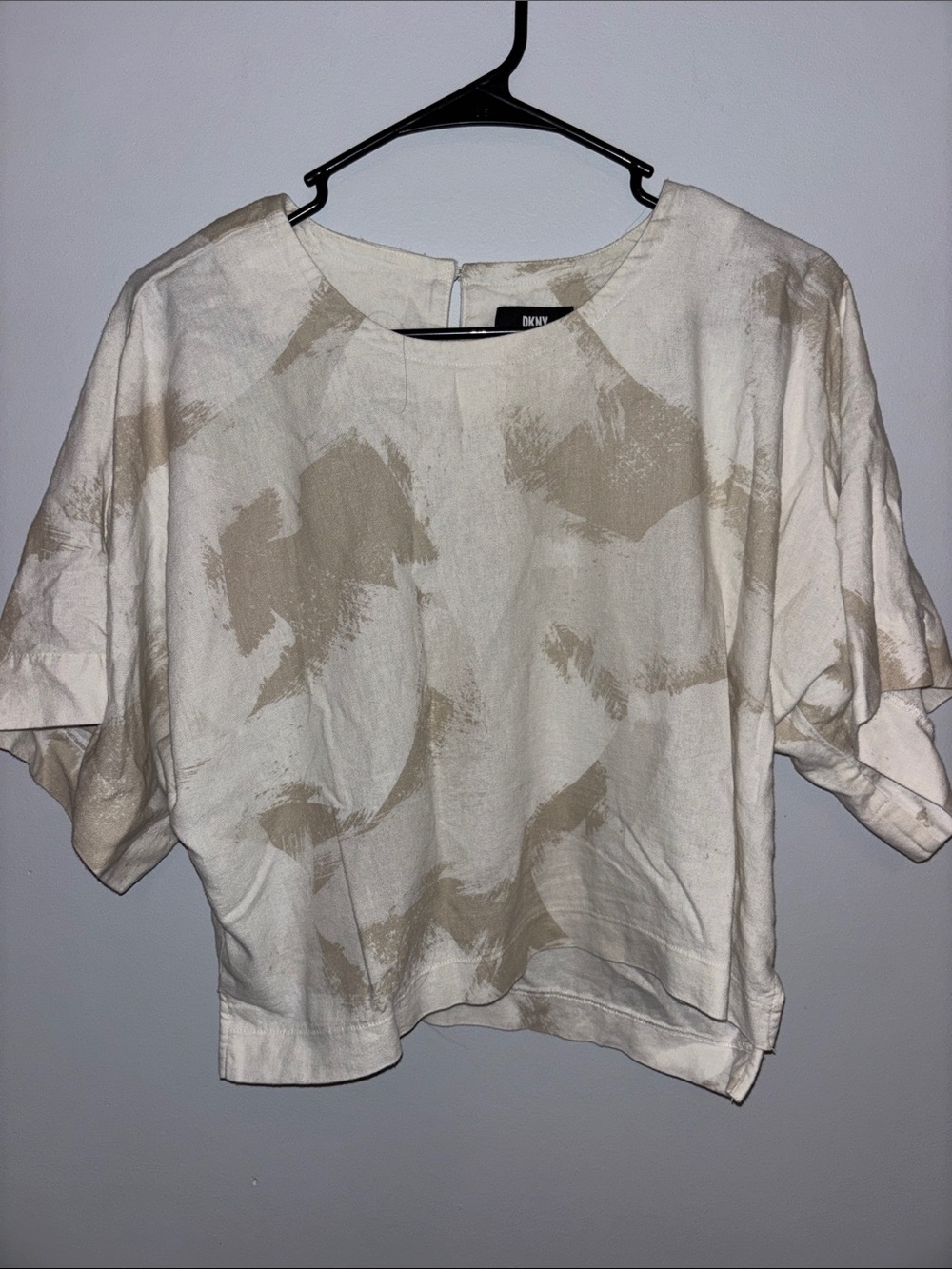 DKNY Beige and Cream Abstract Brushstroke Crop Top